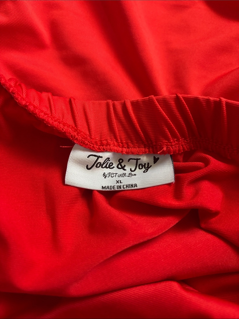 Red Strapless Ruched Tube Top - Picture 3 of 8